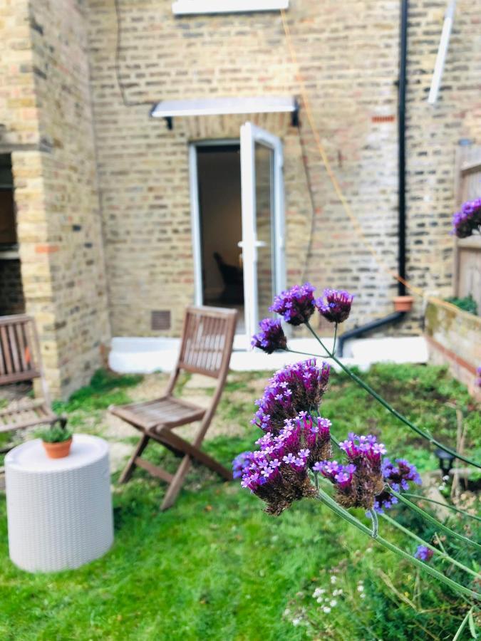 Lavender Den Appartement Londen Buitenkant foto