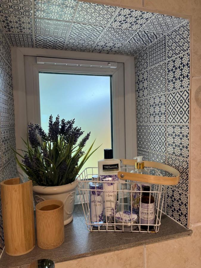 Lavender Den Appartement Londen Buitenkant foto