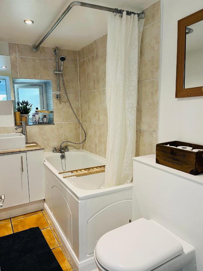 Lavender Den Appartement Londen Buitenkant foto